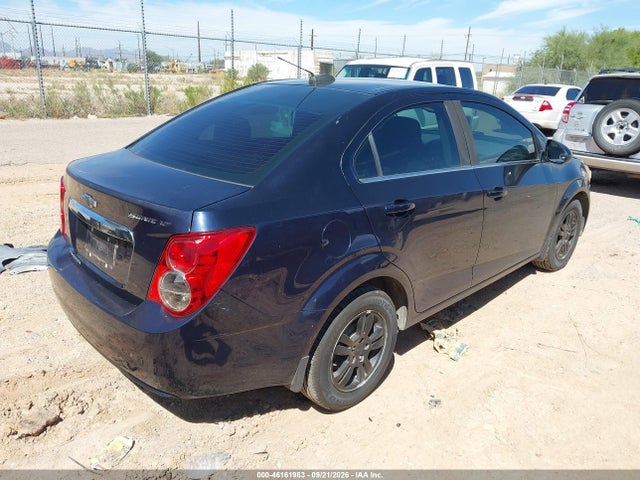 Chevrolet SONIC LT 2015 1G1JC5SH5F4215525 Image 4