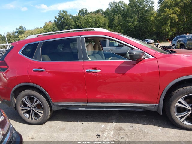 2017 Nissan Rogue Sl მანქანა იყიდება აუქციონზე, vin: 5N1AT2MV5HC779916, აუქციონის ნომერი: 46162038