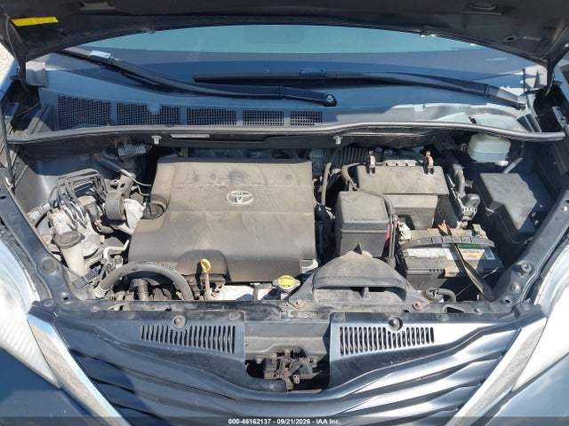2012 Toyota Sienna Le V6 8 Passenger მანქანა იყიდება აუქციონზე, vin: 5TDKK3DC5CS195782, აუქციონის ნომერი: 46162137