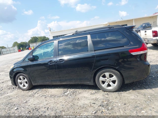 2012 Toyota Sienna Le V6 8 Passenger მანქანა იყიდება აუქციონზე, vin: 5TDKK3DC5CS195782, აუქციონის ნომერი: 46162137