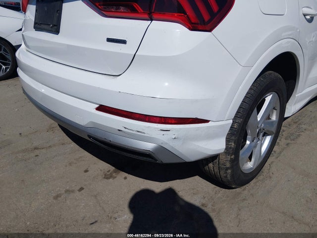 2021 Audi Q3 Premium 40 Tfsi Quattro Tiptronic მანქანა იყიდება აუქციონზე, vin: WA1AUCF32M1095845, აუქციონის ნომერი: 46162294