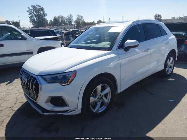 2021 Audi Q3 Premium 40 Tfsi Quattro Tiptronic მანქანა იყიდება აუქციონზე, vin: WA1AUCF32M1095845, აუქციონის ნომერი: 46162294