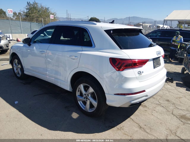 2021 Audi Q3 Premium 40 Tfsi Quattro Tiptronic მანქანა იყიდება აუქციონზე, vin: WA1AUCF32M1095845, აუქციონის ნომერი: 46162294