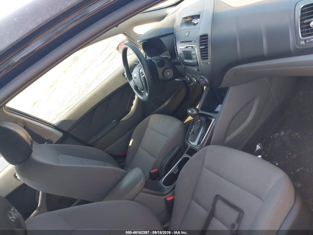 2017 Kia Forte Lx მანქანა იყიდება აუქციონზე, vin: 3KPFK4A73HE068500, აუქციონის ნომერი: 46162397