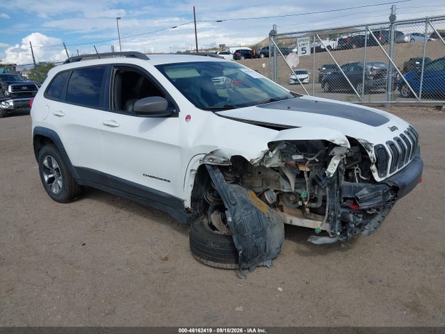 2014 Jeep Cherokee Trailhawk მანქანა იყიდება აუქციონზე, vin: 1C4PJMBS2EW317722, აუქციონის ნომერი: 46162419