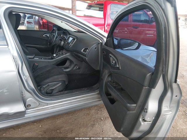 2015 Chrysler 200 Limited მანქანა იყიდება აუქციონზე, vin: 1C3CCCAB8FN601100, აუქციონის ნომერი: 46162444