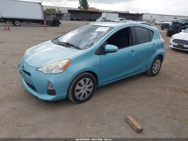 46162535 :رقم المزاد ، JTDKDTB39E1062889 vin ، 2014 Toyota Prius C Two مزاد بيع
