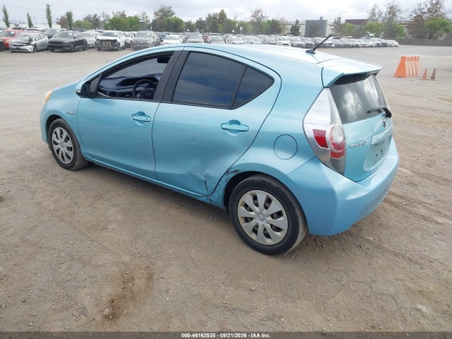 46162535 :رقم المزاد ، JTDKDTB39E1062889 vin ، 2014 Toyota Prius C Two مزاد بيع