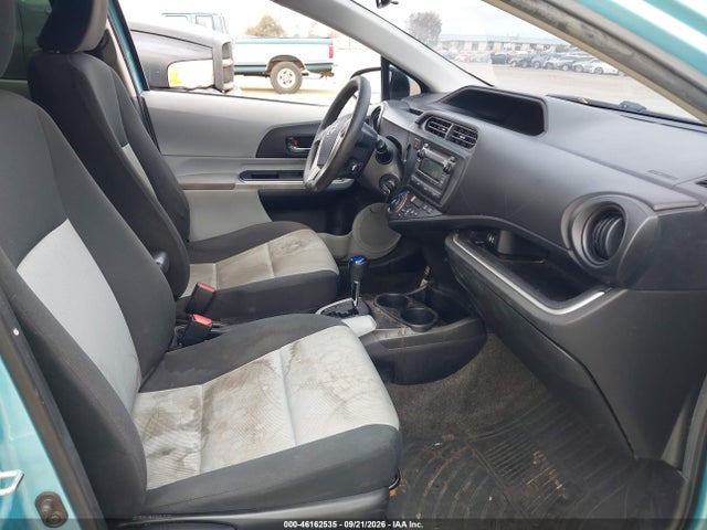 46162535 :رقم المزاد ، JTDKDTB39E1062889 vin ، 2014 Toyota Prius C Two مزاد بيع