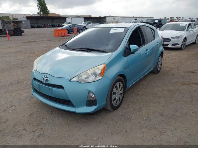 46162535 :رقم المزاد ، JTDKDTB39E1062889 vin ، 2014 Toyota Prius C Two مزاد بيع