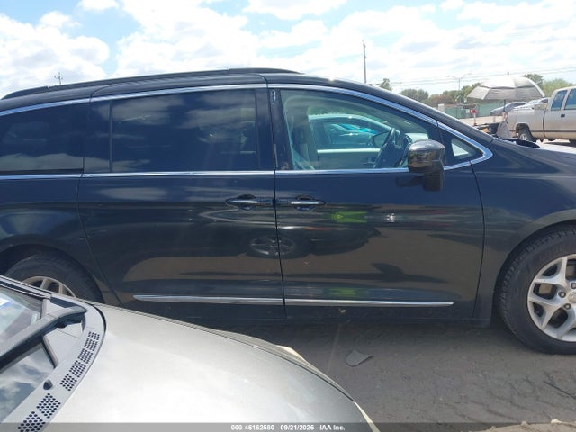 46162580 :رقم المزاد ، 2C4RC1BG1HR820703 vin ، 2017 Chrysler Pacifica Touring-l مزاد بيع