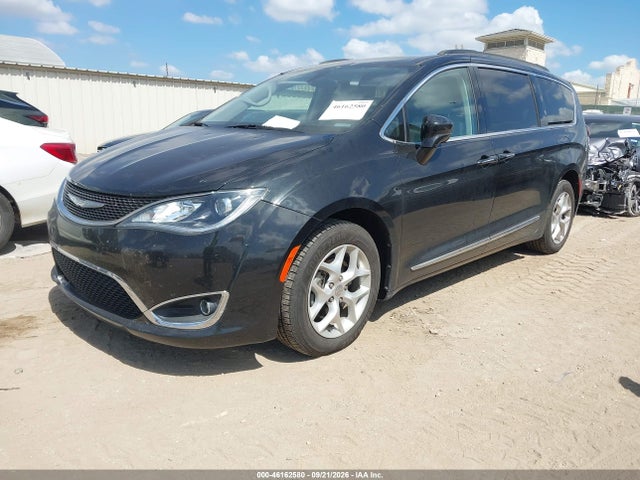 46162580 :رقم المزاد ، 2C4RC1BG1HR820703 vin ، 2017 Chrysler Pacifica Touring-l مزاد بيع