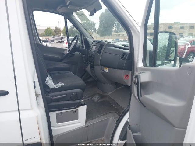 WD3PE7DC4F5948369 Mercedes-Benz Sprinter 2500 Normal Roof
