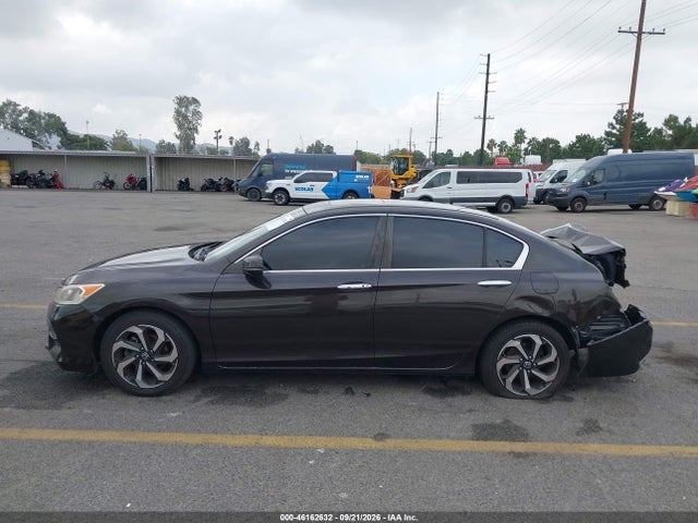 46162632 :رقم المزاد ، 1HGCR2F7XHA087142 vin ، 2017 Honda Accord Ex مزاد بيع
