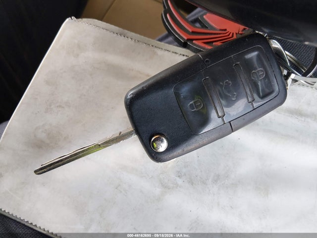 46162695 :رقم المزاد ، 3VWRG3AG3AM013479 vin ، 2010 Volkswagen New Beetle 2.5l مزاد بيع