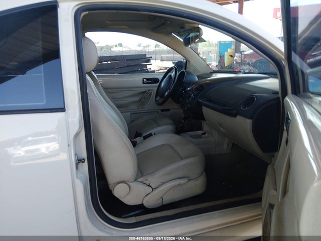 46162695 :رقم المزاد ، 3VWRG3AG3AM013479 vin ، 2010 Volkswagen New Beetle 2.5l مزاد بيع