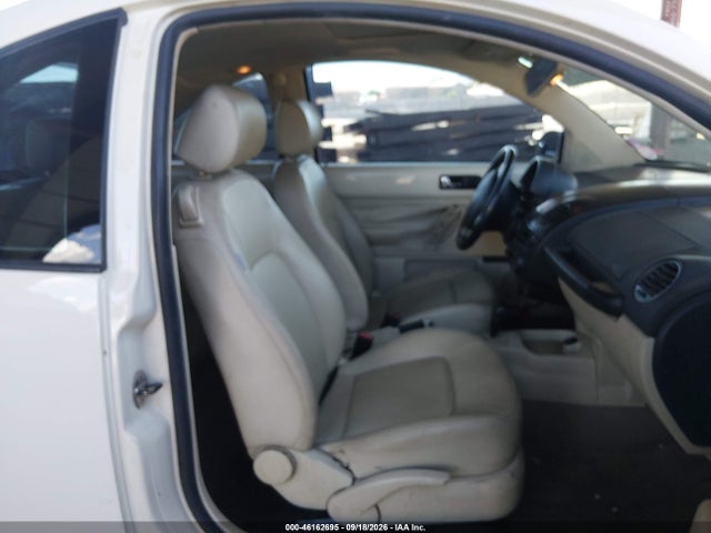 46162695 :رقم المزاد ، 3VWRG3AG3AM013479 vin ، 2010 Volkswagen New Beetle 2.5l مزاد بيع