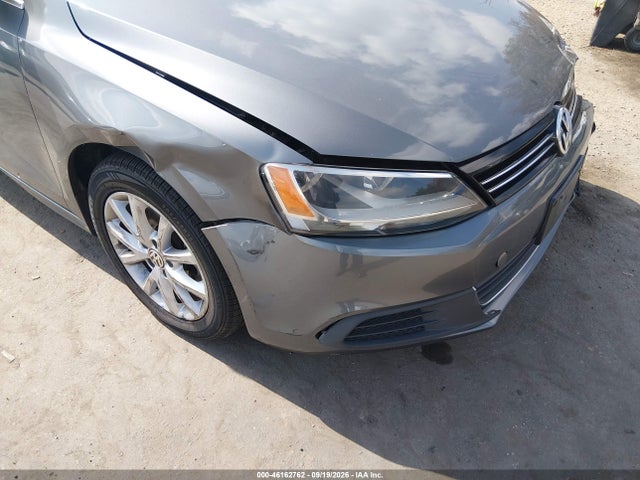 3VWD17AJ2EM445582 Volkswagen Jetta 1.8t Se