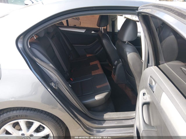 3VWD17AJ2EM445582 Volkswagen Jetta 1.8t Se