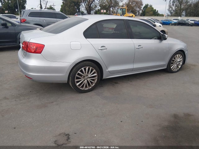 46162765 :رقم المزاد ، 3VWLL7AJ4EM443905 vin ، 2014 Volkswagen Jetta 2.0l Tdi مزاد بيع