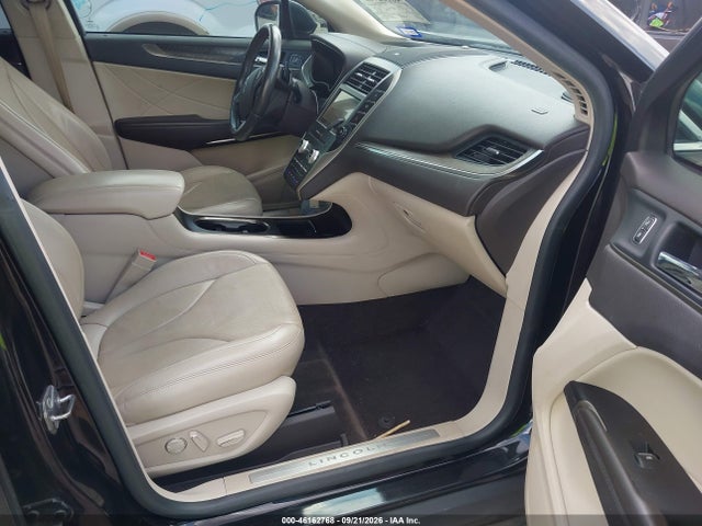 46162768 :رقم المزاد ، 5LMCJ3C94KUL02143 vin ، 2019 Lincoln Mkc Reserve مزاد بيع