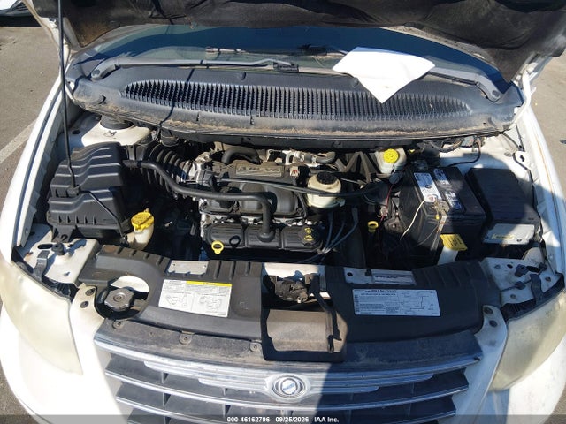 Продажа на аукционе авто 2005 Chrysler Town & Country Limited, vin: 2C4GP64LX5R136893, номер лота: 46162796