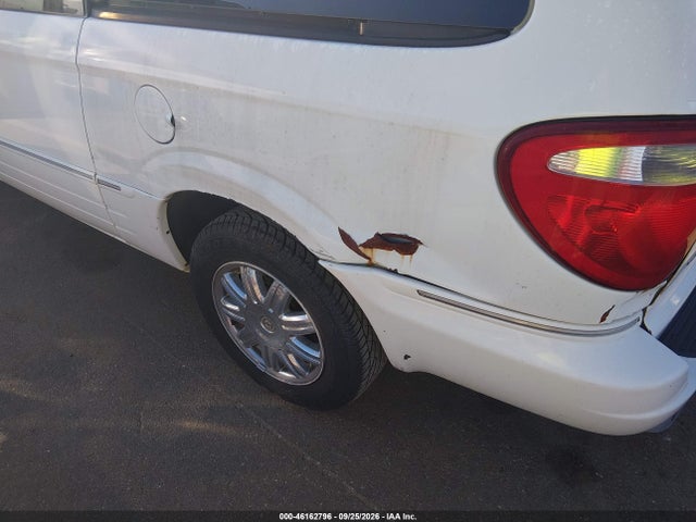 Продажа на аукционе авто 2005 Chrysler Town & Country Limited, vin: 2C4GP64LX5R136893, номер лота: 46162796