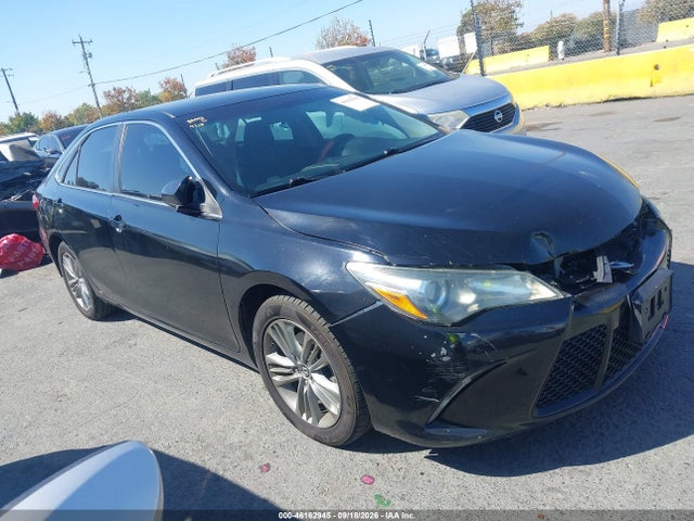 46162945 :رقم المزاد ، 4T1BF1FK2FU899463 vin ، 2015 Toyota Camry Se مزاد بيع