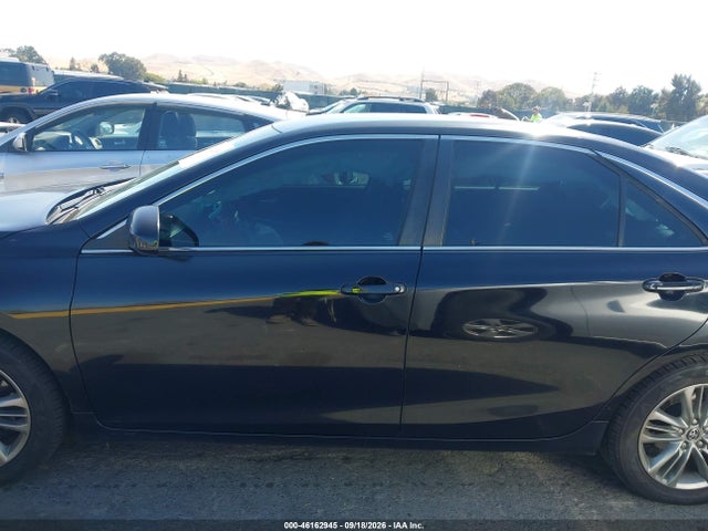 46162945 :رقم المزاد ، 4T1BF1FK2FU899463 vin ، 2015 Toyota Camry Se مزاد بيع