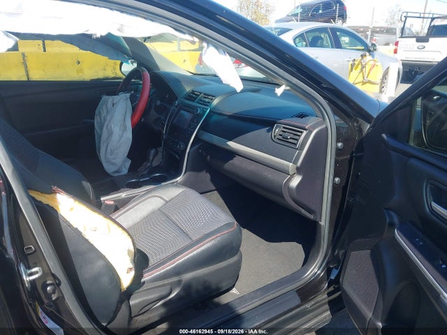 46162945 :رقم المزاد ، 4T1BF1FK2FU899463 vin ، 2015 Toyota Camry Se مزاد بيع
