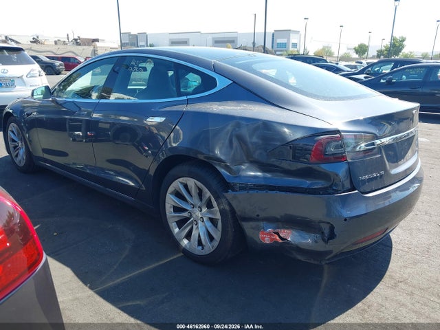 46162960 :رقم المزاد ، 5YJSA1E12HF226406 vin ، 2017 Tesla Model S 60/75 مزاد بيع