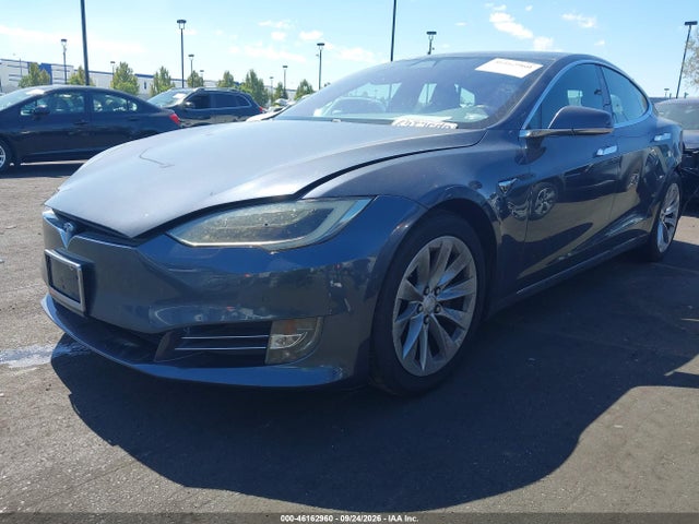 46162960 :رقم المزاد ، 5YJSA1E12HF226406 vin ، 2017 Tesla Model S 60/75 مزاد بيع