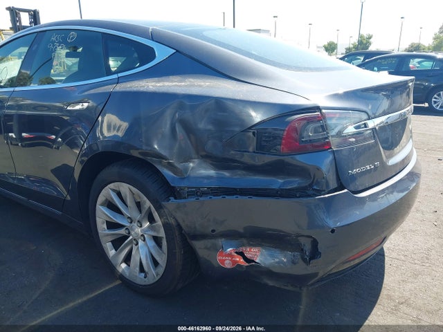 46162960 :رقم المزاد ، 5YJSA1E12HF226406 vin ، 2017 Tesla Model S 60/75 مزاد بيع