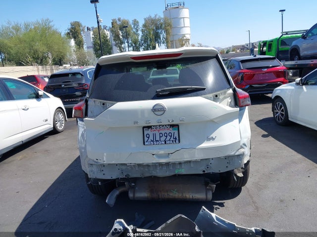 JN8BT3BA8PW405462 Nissan Rogue Sv Fwd