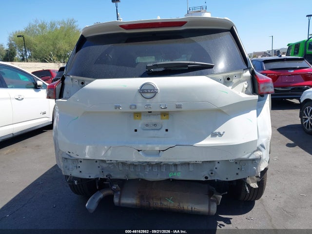 JN8BT3BA8PW405462 Nissan Rogue Sv Fwd