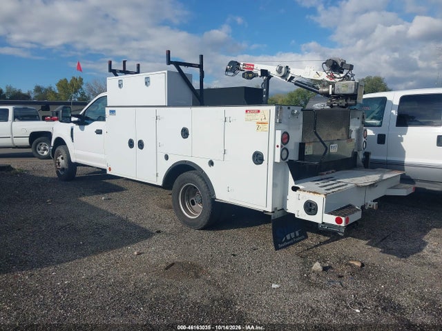 2021 Ford F-350 Chassis Xl მანქანა იყიდება აუქციონზე, vin: 1FDRF3G6XMED06547, აუქციონის ნომერი: 46163035