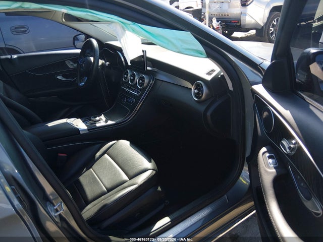 55SWF4JB6HU219380 Mercedes-Benz C 300