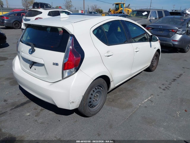 Toyota Prius C One 2016 JTDKDTB34G1117557 Image 4