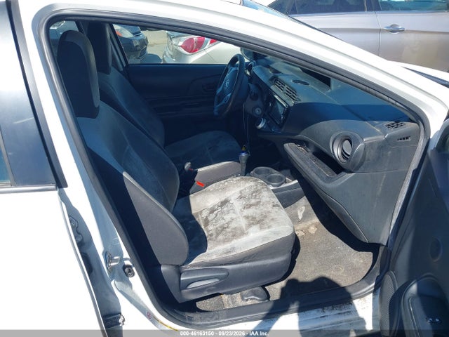 Toyota Prius C One 2016 JTDKDTB34G1117557 Image 5