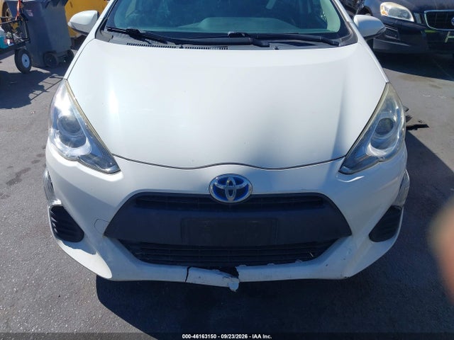 Toyota Prius C One 2016 JTDKDTB34G1117557 Image 6