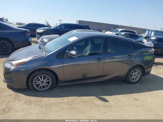 Продаж на аукціоні авто 2016 Toyota Prius Two, vin: JTDKBRFUXG3016572, номер лоту: 46163232