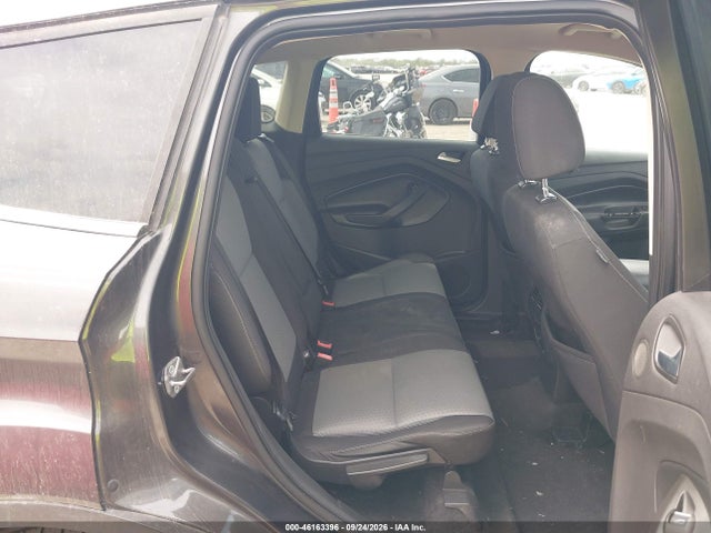 46163396 :رقم المزاد ، 1FMCU0G98HUD91243 vin ، 2017 Ford Escape Se مزاد بيع