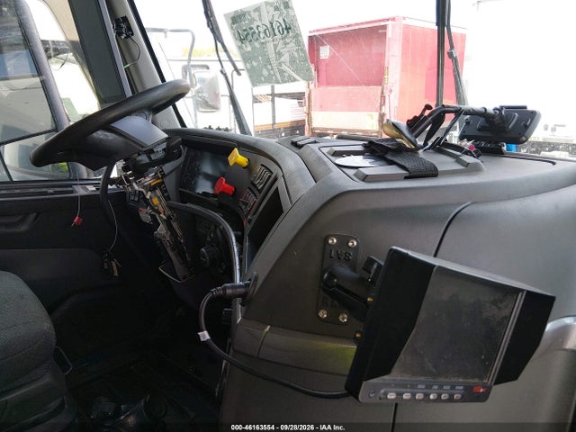 Volvo VNL 2022 4V4NC9UG9NN317671 Image 13