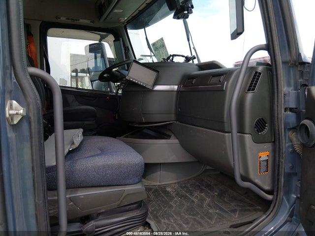 Volvo VNL 2022 4V4NC9UG9NN317671 Image 6