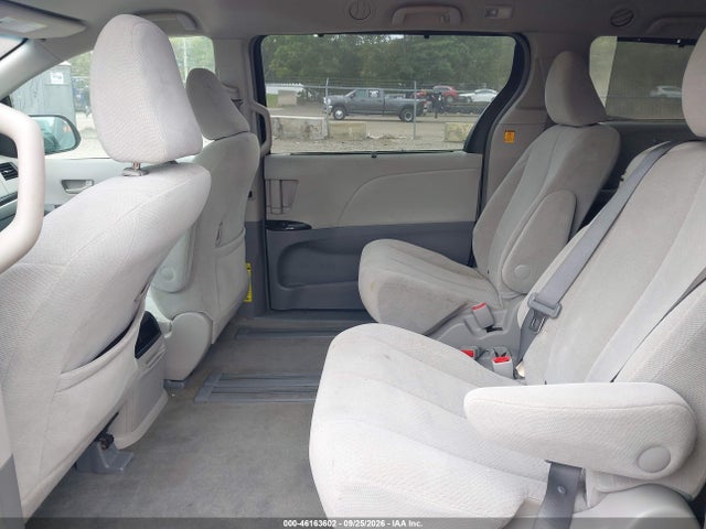 46163602 :رقم المزاد ، 5TDKK3DC9DS350660 vin ، 2013 Toyota Sienna Le V6 8 Passenger مزاد بيع