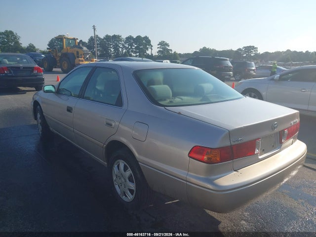 46163716 :رقم المزاد ، 4T1BG22K21U869218 vin ، 2001 Toyota Camry Ce مزاد بيع