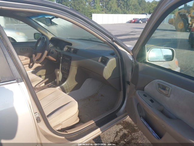 46163716 :رقم المزاد ، 4T1BG22K21U869218 vin ، 2001 Toyota Camry Ce مزاد بيع