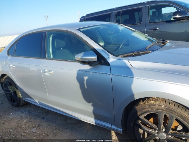 2018 Volkswagen Passat 2.0t R-line/2.0t S მანქანა იყიდება აუქციონზე, vin: 1VWAA7A34JC013673, აუქციონის ნომერი: 46163960