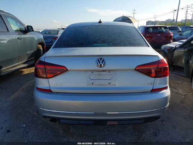 2018 Volkswagen Passat 2.0t R-line/2.0t S მანქანა იყიდება აუქციონზე, vin: 1VWAA7A34JC013673, აუქციონის ნომერი: 46163960