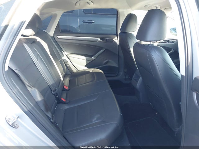 2018 Volkswagen Passat 2.0t R-line/2.0t S მანქანა იყიდება აუქციონზე, vin: 1VWAA7A34JC013673, აუქციონის ნომერი: 46163960